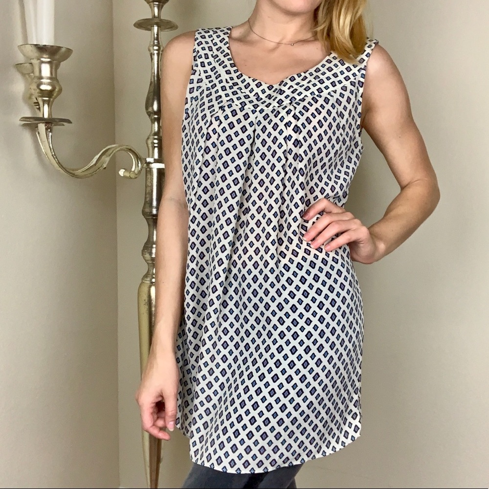 CAbi Diamond Scoop Neck Sleeveless Blouse
